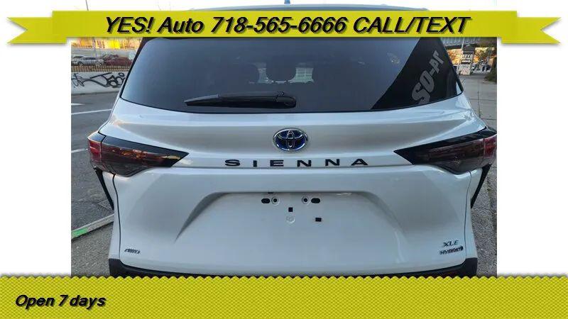 2023 Toyota Sienna XLE
