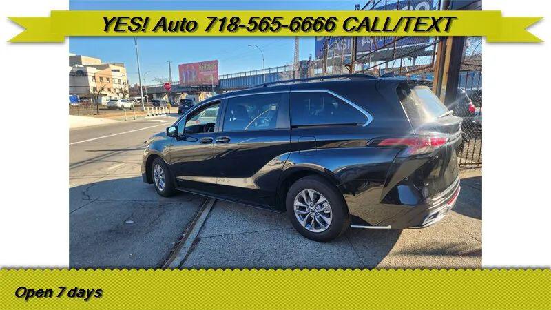 2021 Toyota Sienna LE