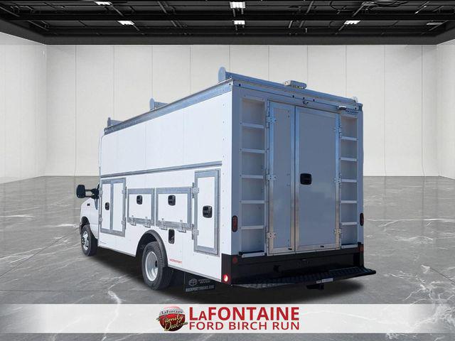 2026 Ford E-450 Cutaway Base
