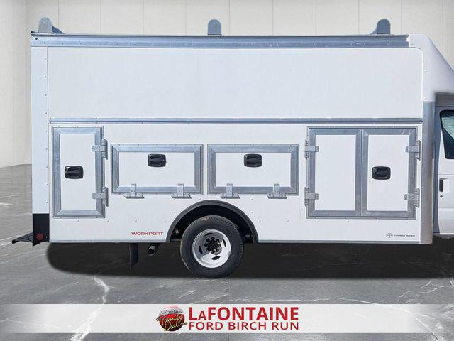 2026 Ford E-450 Cutaway Base