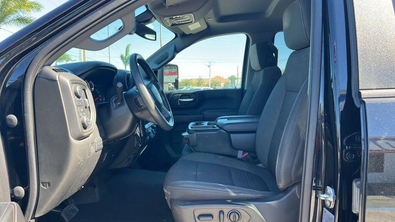 2022 Chevrolet Silverado 2500HD 4WD Double Cab Standard Bed Custom
