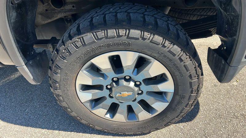 2022 Chevrolet Silverado 2500HD 4WD Double Cab Standard Bed Custom