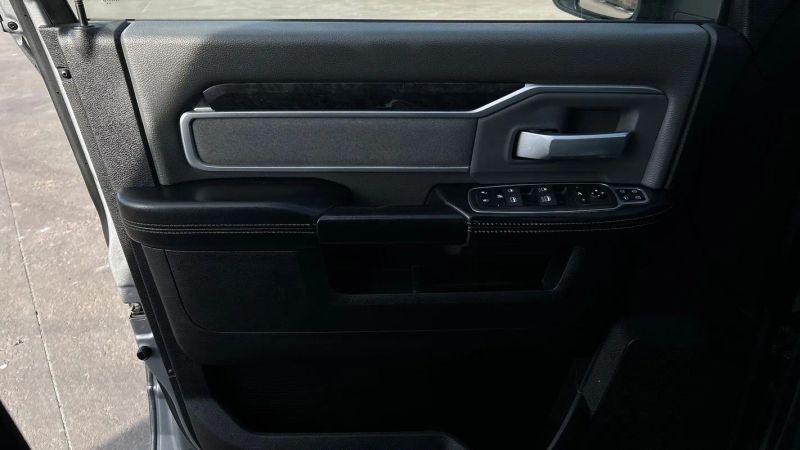 2023 Ram 2500 Big Horn Crew Cab 4x4 8' Box