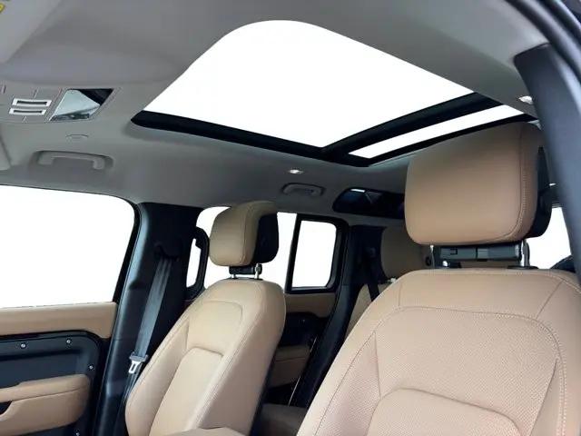 2025 Land Rover Defender 110 P400 S