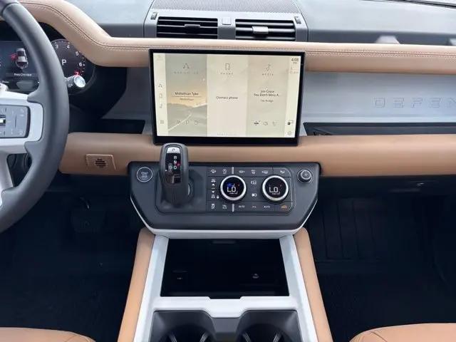 2025 Land Rover Defender 110 P400 S