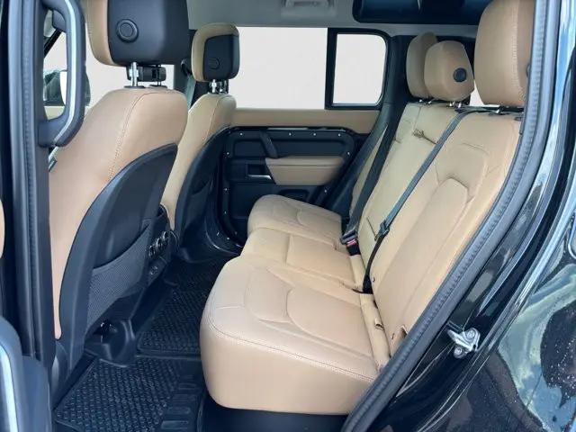 2025 Land Rover Defender 110 P400 S