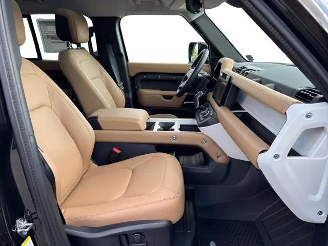 2025 Land Rover Defender 110 P400 S