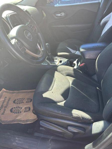 2016 Jeep Cherokee Sport