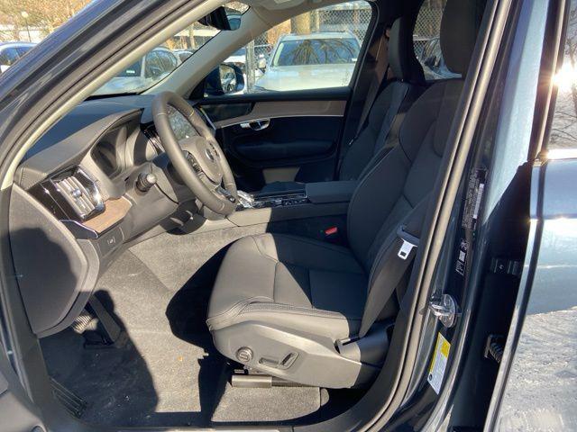 2026 Volvo XC90 Plus, B6 AWD Gas (mild hybrid), Gasoline, Bright, 6 Seats