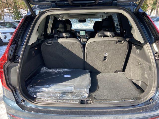 2026 Volvo XC90 Plus, B6 AWD Gas (mild hybrid), Gasoline, Bright, 6 Seats