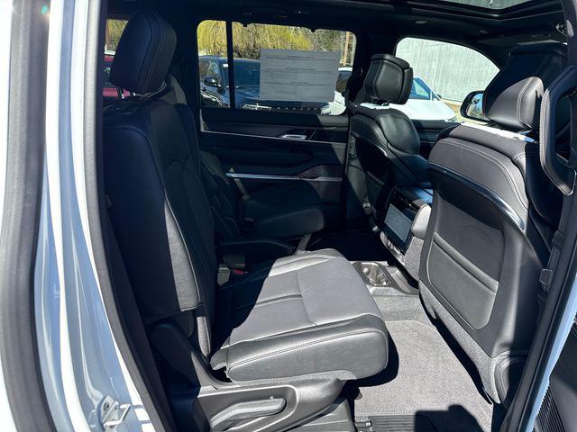 2026 Jeep Grand Wagoneer L Summit Obsidian 4x4