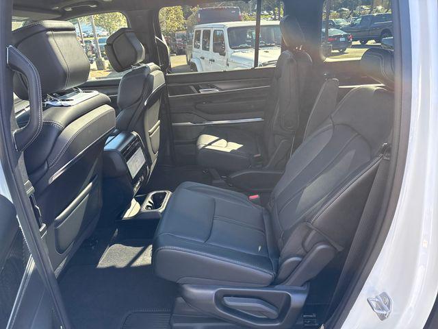 2026 Jeep Grand Wagoneer L Summit Obsidian 4x4