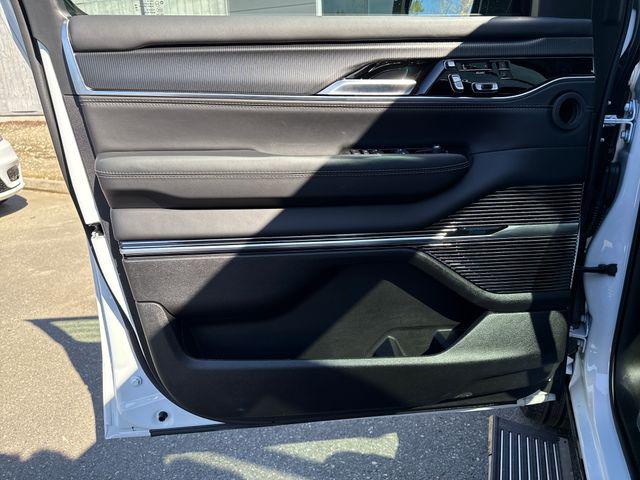 2026 Jeep Grand Wagoneer L Summit Obsidian 4x4