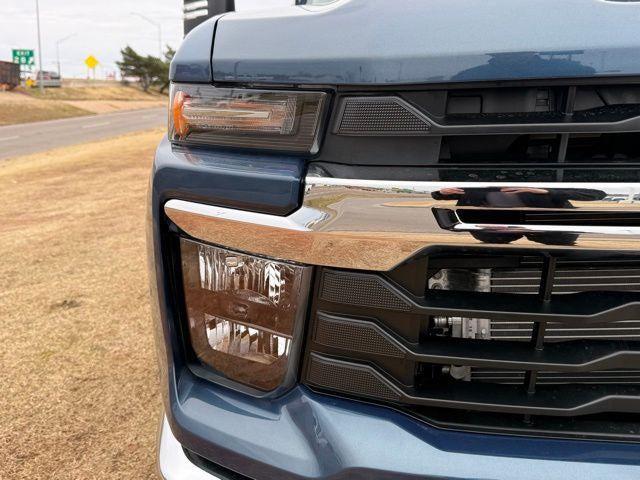 2026 Chevrolet Silverado 3500HD Crew Cab, Long Bed, LT Dual Rear Wheel, RWD
