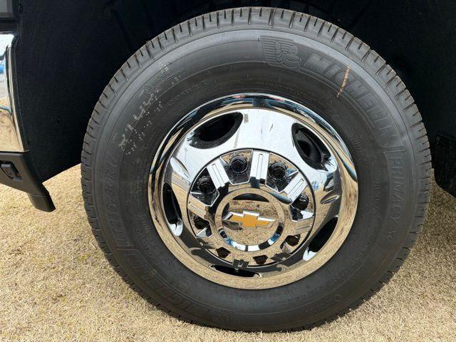 2026 Chevrolet Silverado 3500HD Crew Cab, Long Bed, LT Dual Rear Wheel, RWD