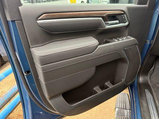 2026 Chevrolet Silverado 3500HD Crew Cab, Long Bed, LT Dual Rear Wheel, RWD