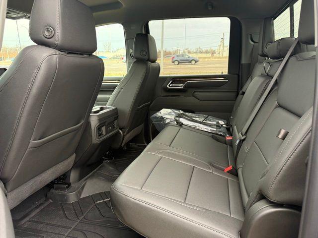 2026 Chevrolet Silverado 3500HD Crew Cab, Long Bed, LT Dual Rear Wheel, RWD