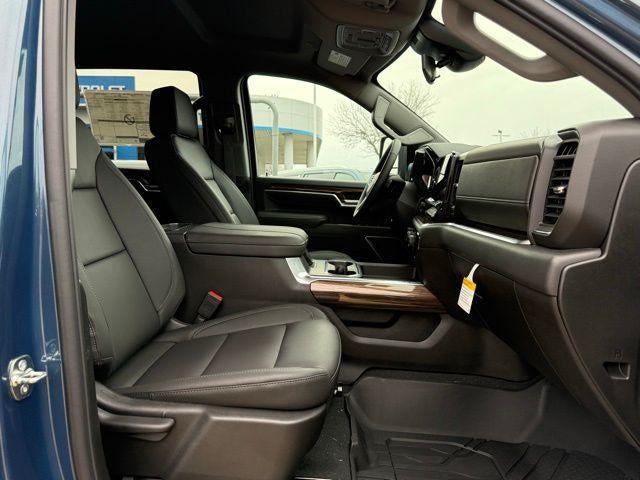2026 Chevrolet Silverado 3500HD Crew Cab, Long Bed, LT Dual Rear Wheel, RWD