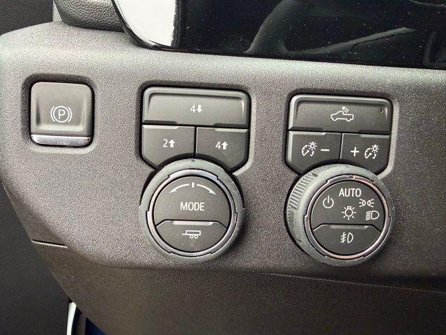 2026 Chevrolet Silverado 3500HD Crew Cab, Long Bed, LT Dual Rear Wheel, RWD