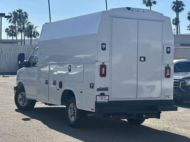 2025 GMC Savana Cutaway Work Van