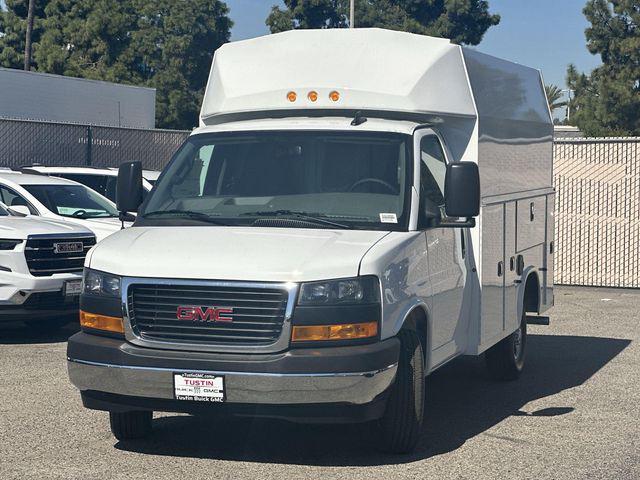 2025 GMC Savana Cutaway Work Van