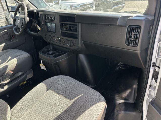 2025 GMC Savana Cutaway Work Van