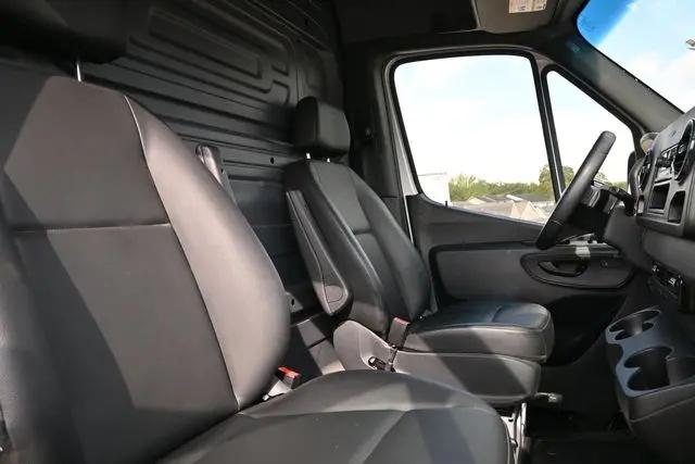 2025 Mercedes-Benz Sprinter 2500 Standard Roof 4-Cyl Diesel