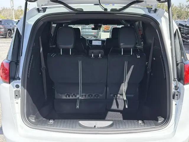 2026 Chrysler Voyager LX
