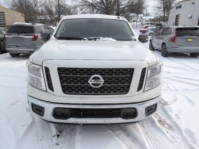 2019 Nissan TITAN SV