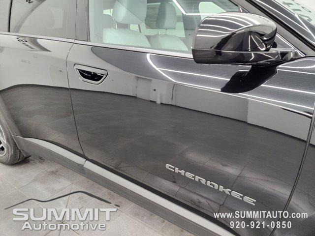 2026 Jeep Cherokee Laredo 4x4