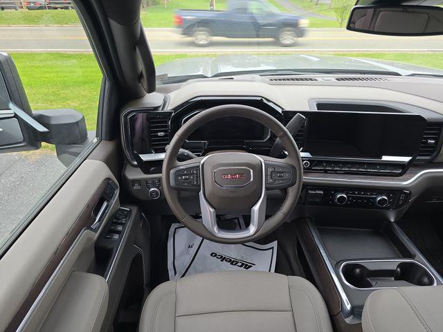 2026 GMC Sierra 2500HD Crew Cab, Standard Bed, SLT, 4WD
