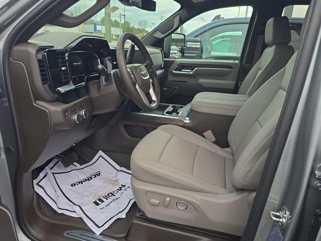 2026 GMC Sierra 2500HD Crew Cab, Standard Bed, SLT, 4WD