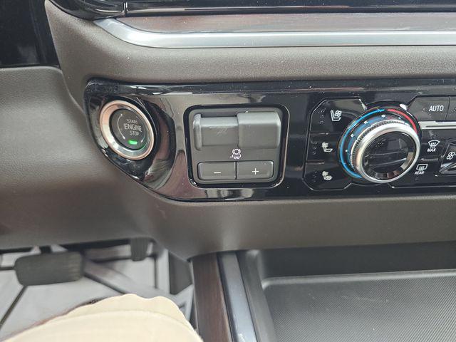 2026 GMC Sierra 2500HD Crew Cab, Standard Bed, SLT, 4WD