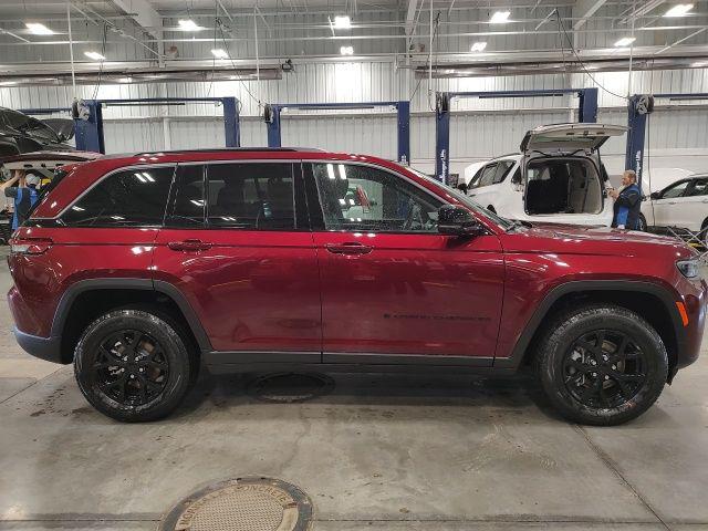 2026 Jeep Grand Cherokee Altitude 4x4