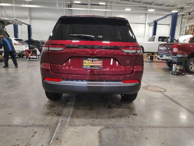 2026 Jeep Grand Cherokee Altitude 4x4