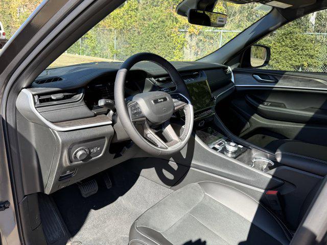2026 Jeep Grand Cherokee Altitude 4x2