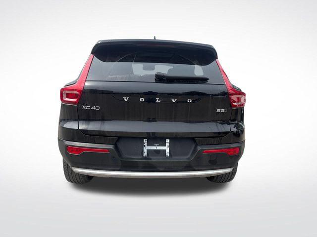 2025 Volvo XC40 B5 Plus Bright Theme