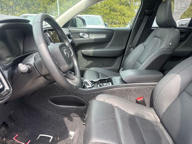 2025 Volvo XC40 B5 Plus Bright Theme