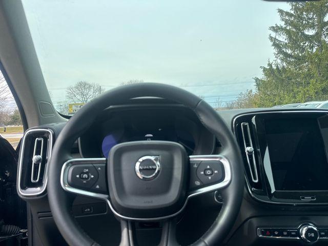 2025 Volvo XC40 B5 Plus Bright Theme