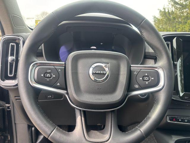 2025 Volvo XC40 B5 Plus Bright Theme