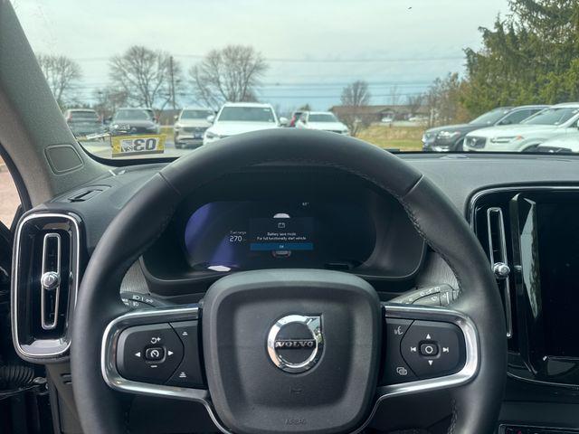 2025 Volvo XC40 B5 Plus Bright Theme
