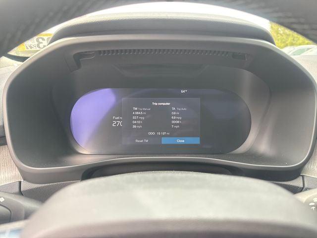 2025 Volvo XC40 B5 Plus Bright Theme