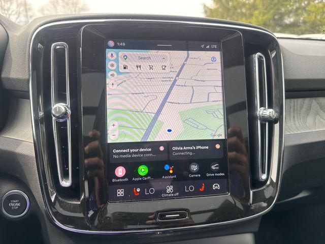 2025 Volvo XC40 B5 Plus Bright Theme