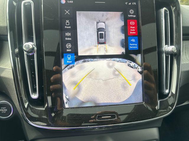 2025 Volvo XC40 B5 Plus Bright Theme
