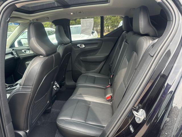 2025 Volvo XC40 B5 Plus Bright Theme