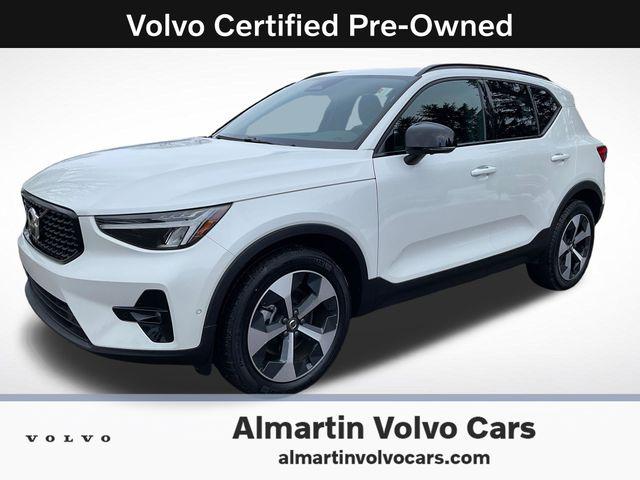 2025 Volvo XC40 B5 Plus Dark Theme for sale in Shelburne, VT