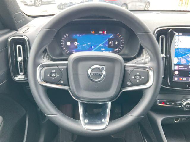 2025 Volvo XC40 B5 Plus Dark Theme