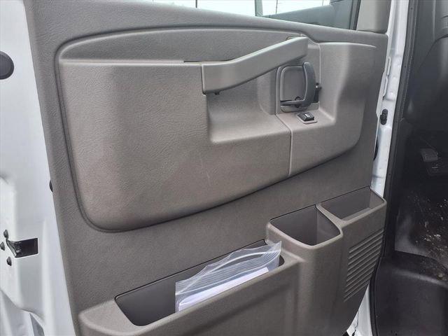 2025 Chevrolet Express Cutaway 4500 Van