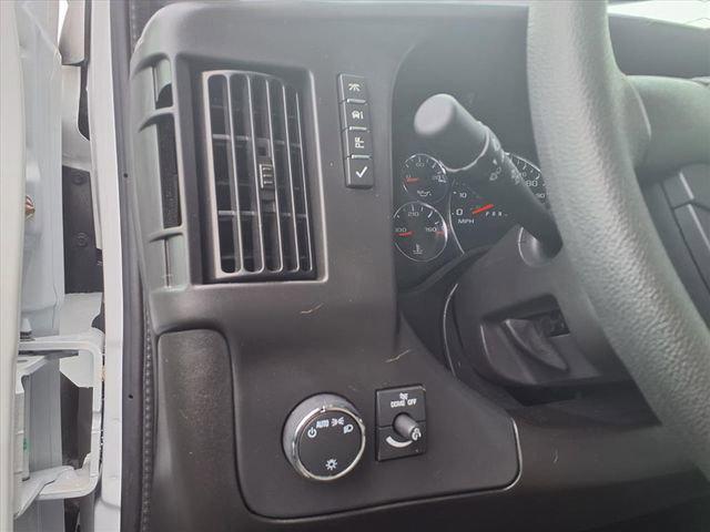 2025 Chevrolet Express Cutaway 4500 Van