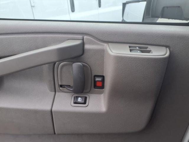 2025 Chevrolet Express Cutaway 4500 Van